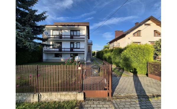 Żabno / Dom / budnek gospodarczy / 14 arów działki 