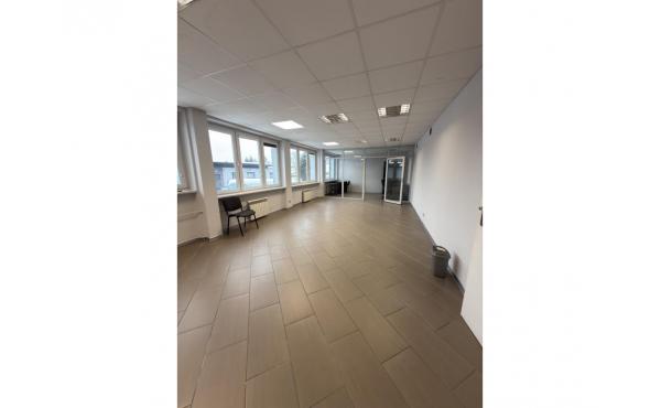 Lokal biurowy z parkingiem - 55m2 !