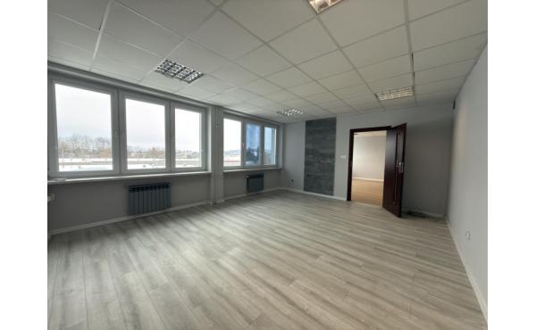 Lokal biurowy z parkingiem / okolica Krakowskiej -  54m2 !